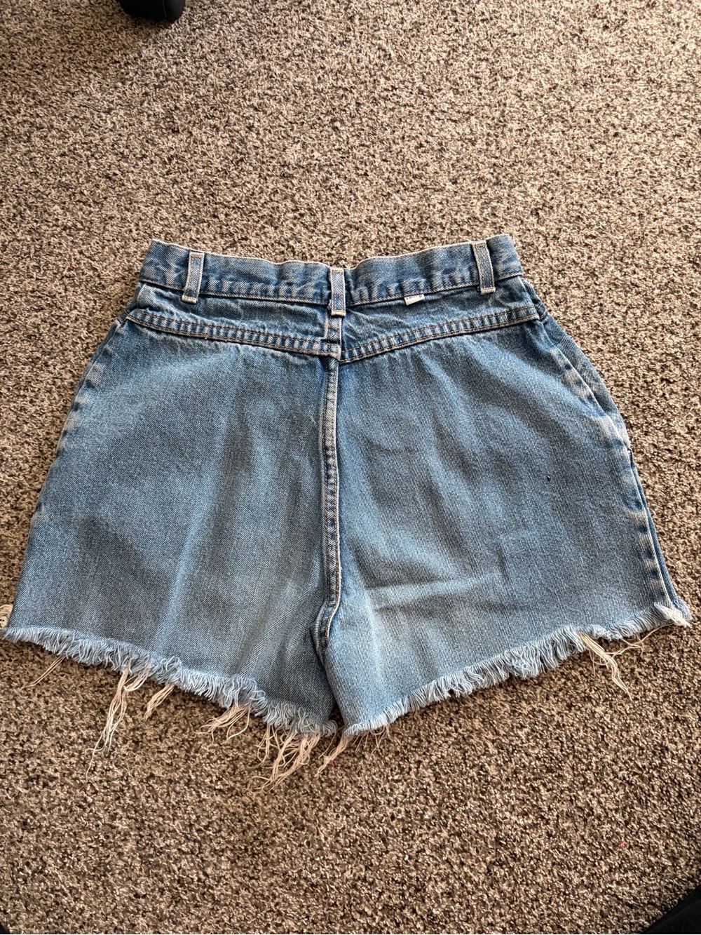 Premium Vintage Levi's Mom Shorts High Waisted Light Wash 26" 90s Relaxed Fit - Picture 2 of 4
